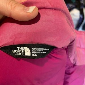 Women’s North Face Aconcagua vest. Like new condition.